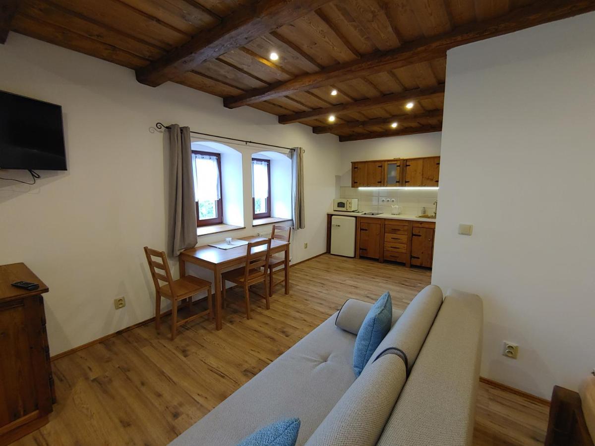 U Mikesu Apartment Vyssi Brod Ngoại thất bức ảnh